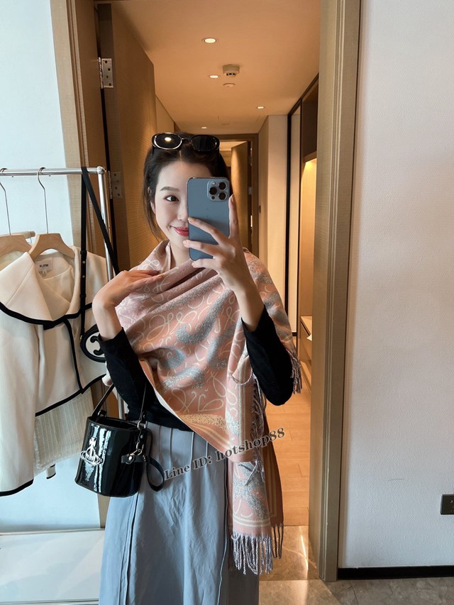 loewe羅意威櫥窗定制款最經典LOGO風格圍巾披肩 mmyj2185